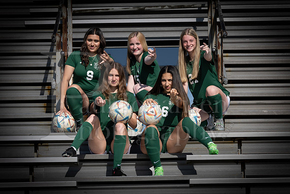 Boylan Varsity Girls Soccer Team and Senior Shoot 4-25-2024-0328