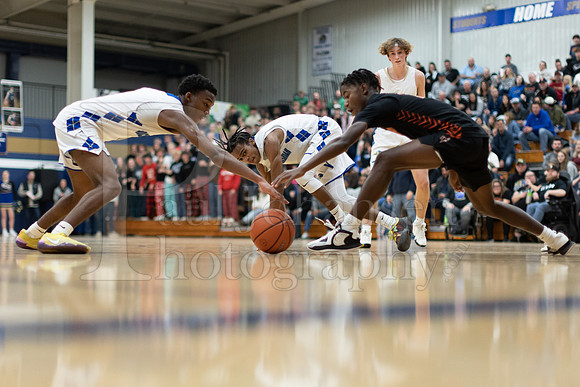 Rockford Christian Boys Varsity Basketball vs Winnebago 12-3-2022-0508