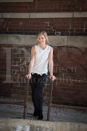 Annie Cyrs Senior Images 4-24-2018-0230