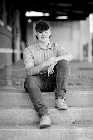 Jayden Vecchione Senior Images 5-3-2024-0203