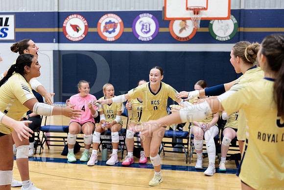 Rockford Christian Girls Varsity Volleyball vs St Edwards 8-27-2025-0059