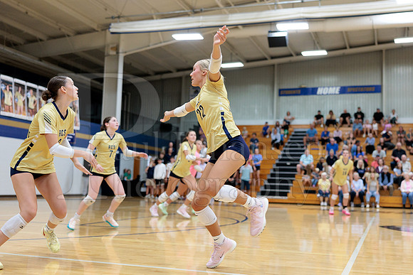 Rockford Christian Girls Varsity Volleyball vs St Edwards 8-27-2025-0212