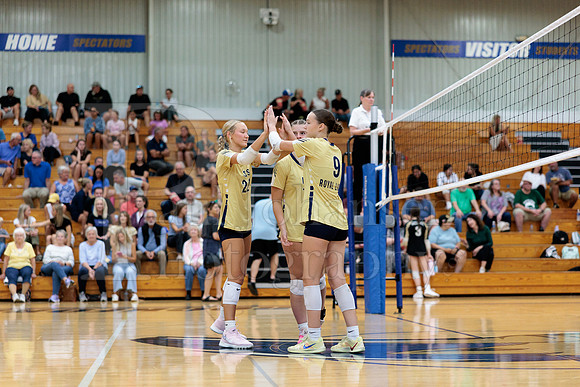 Rockford Christian Girls Varsity Volleyball vs St Edwards 8-27-2025-0203