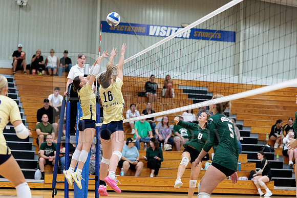 Rockford Christian Girls Varsity Volleyball vs St Edwards 8-27-2025-0218