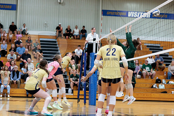 Rockford Christian Girls Varsity Volleyball vs St Edwards 8-27-2025-0229