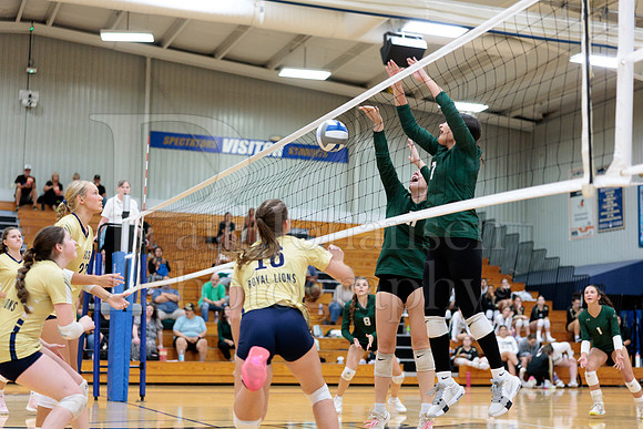 Rockford Christian Girls Varsity Volleyball vs St Edwards 8-27-2025-0242
