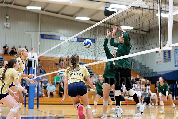 Rockford Christian Girls Varsity Volleyball vs St Edwards 8-27-2025-0243
