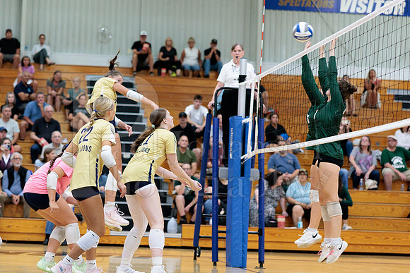 Rockford Christian Girls Varsity Volleyball vs St Edwards 8-27-2025-0274