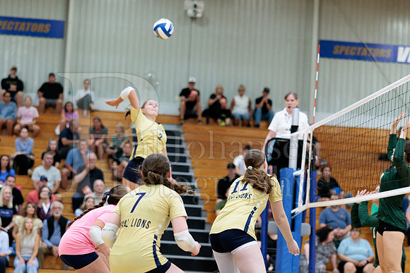 Rockford Christian Girls Varsity Volleyball vs St Edwards 8-27-2025-0280