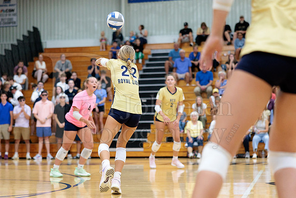 Rockford Christian Girls Varsity Volleyball vs St Edwards 8-27-2025-0329