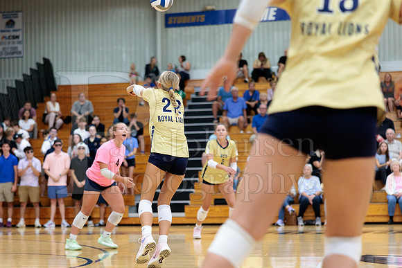 Rockford Christian Girls Varsity Volleyball vs St Edwards 8-27-2025-0330