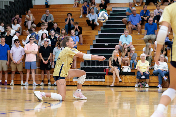 Rockford Christian Girls Varsity Volleyball vs St Edwards 8-27-2025-0347