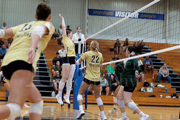 Rockford Christian Girls Varsity Volleyball vs St Edwards 8-27-2025-0380