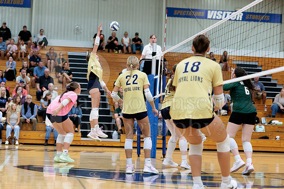 Rockford Christian Girls Varsity Volleyball vs St Edwards 8-27-2025-0385
