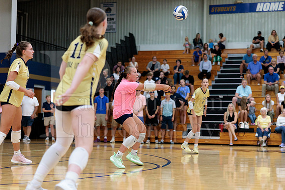 Rockford Christian Girls Varsity Volleyball vs St Edwards 8-27-2025-0452