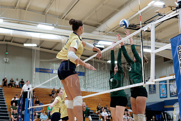 Rockford Christian Girls Varsity Volleyball vs St Edwards 8-27-2025-0459