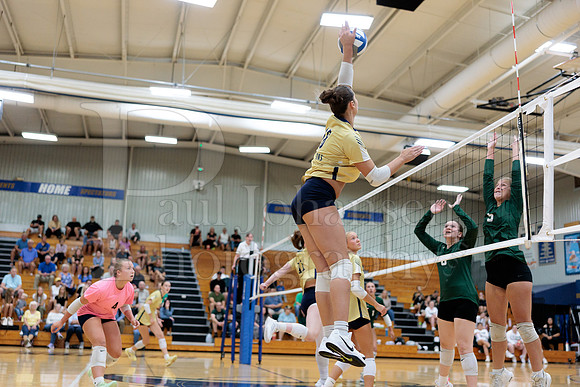 Rockford Christian Girls Varsity Volleyball vs St Edwards 8-27-2025-0457