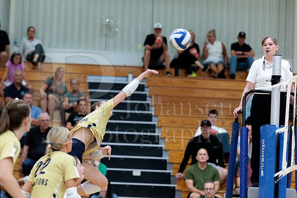 Rockford Christian Girls Varsity Volleyball vs St Edwards 8-27-2025-0494