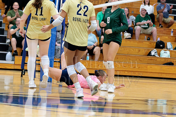 Rockford Christian Girls Varsity Volleyball vs St Edwards 8-27-2025-0589