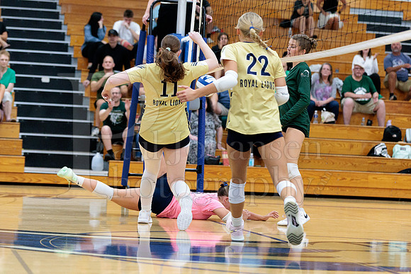 Rockford Christian Girls Varsity Volleyball vs St Edwards 8-27-2025-0586