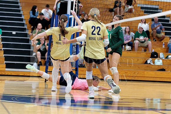 Rockford Christian Girls Varsity Volleyball vs St Edwards 8-27-2025-0587