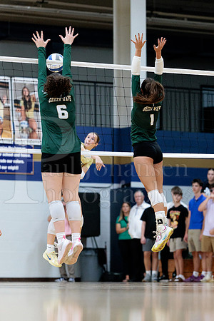 Rockford Christian Girls Varsity Volleyball vs St Edwards 8-27-2025-0743