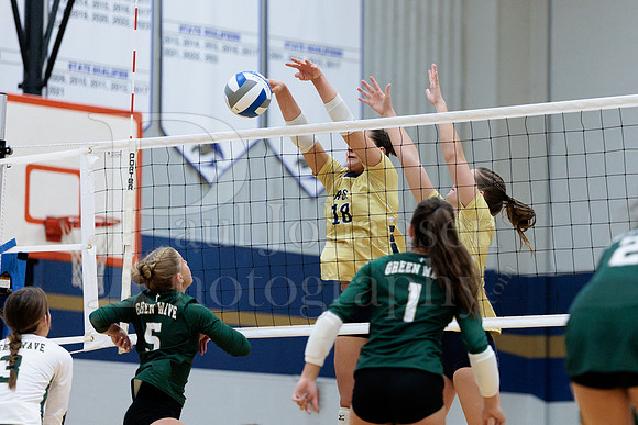 Rockford Christian Girls Varsity Volleyball vs St Edwards 8-27-2025-0846