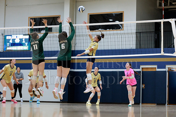 Rockford Christian Girls Varsity Volleyball vs St Edwards 8-27-2025-1000