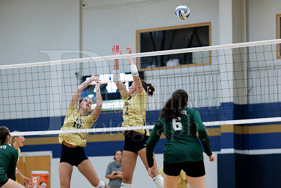 Rockford Christian Girls Varsity Volleyball vs St Edwards 8-27-2025-1011