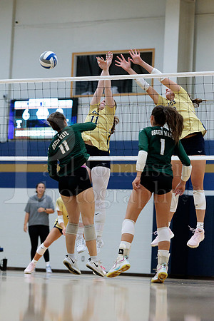 Rockford Christian Girls Varsity Volleyball vs St Edwards 8-27-2025-1041