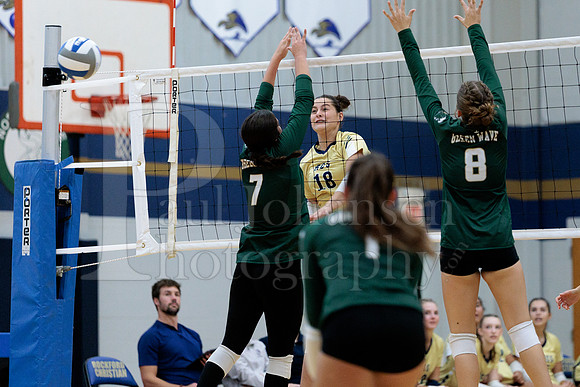 Rockford Christian Girls Varsity Volleyball vs St Edwards 8-27-2025-1106