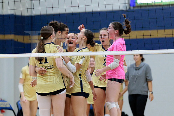 Rockford Christian Girls Varsity Volleyball vs St Edwards 8-27-2025-1120