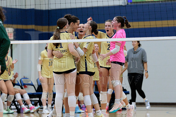 Rockford Christian Girls Varsity Volleyball vs St Edwards 8-27-2025-1119