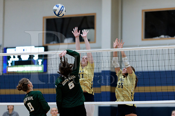 Rockford Christian Girls Varsity Volleyball vs St Edwards 8-27-2025-1132