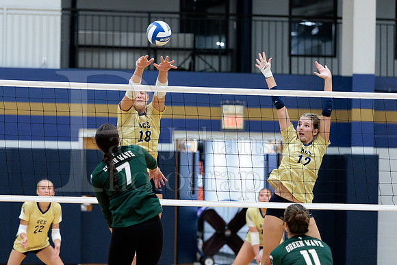 Rockford Christian Girls Varsity Volleyball vs St Edwards 8-27-2025-1256