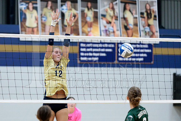 Rockford Christian Girls Varsity Volleyball vs St Edwards 8-27-2025-1290