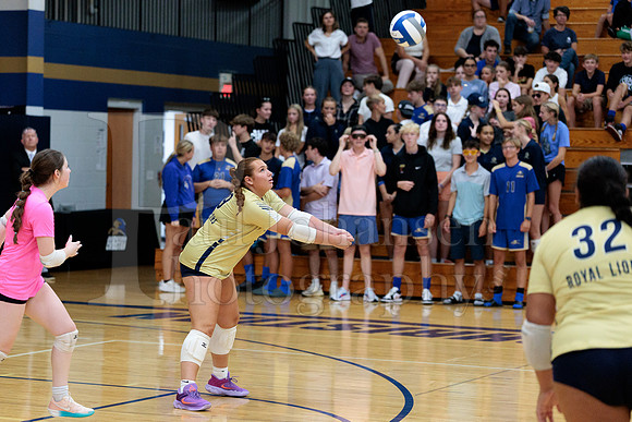 Rockford Christian Girls Varsity Volleyball vs St Edwards 8-27-2025-1326