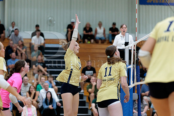 Rockford Christian Girls Varsity Volleyball vs St Edwards 8-27-2025-1456