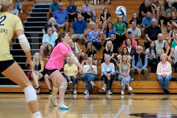 Rockford Christian Girls Varsity Volleyball vs St Edwards 8-27-2025-1459