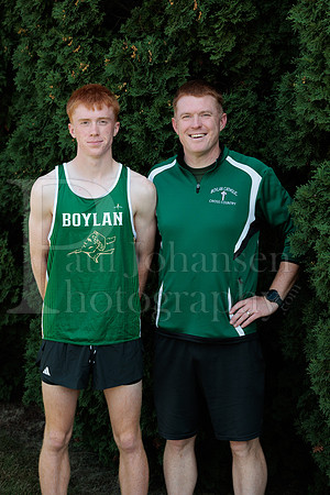 Boylan Cross Country Senior Banner Shoot 9-8-2025-0004