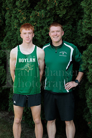 Boylan Cross Country Senior Banner Shoot 9-8-2025-0005