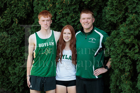 Boylan Cross Country Senior Banner Shoot 9-8-2025-0007