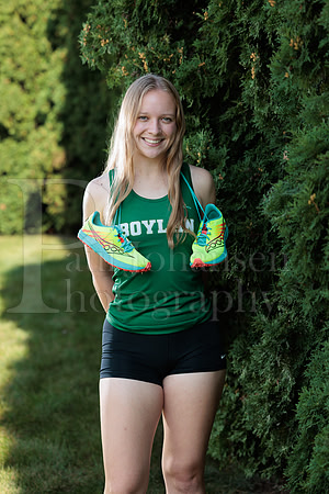Boylan Cross Country Senior Banner Shoot 9-8-2025-0091