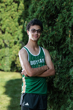 Boylan Cross Country Senior Banner Shoot 9-8-2025-0111