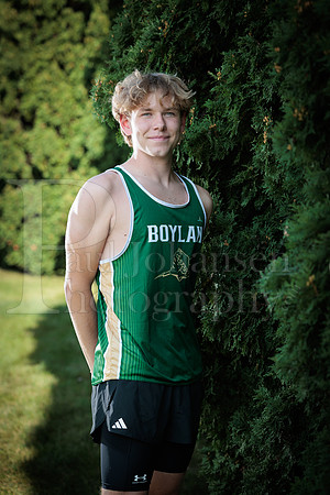 Boylan Cross Country Senior Banner Shoot 9-8-2025-0129