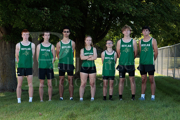 Boylan Cross Country Senior Banner Shoot 9-8-2025-0158