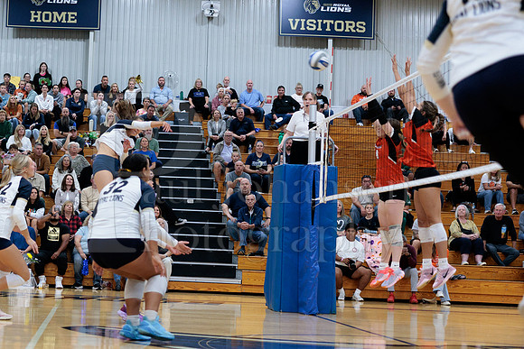 Rockford Christian Girls Varsity Volleyball vs Bryon 10-9-2025-0518