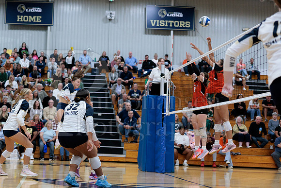 Rockford Christian Girls Varsity Volleyball vs Bryon 10-9-2025-0520