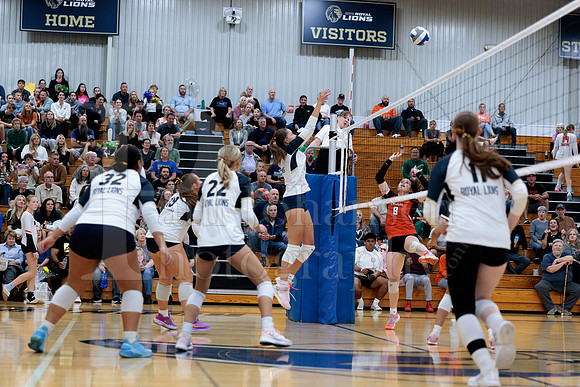 Rockford Christian Girls Varsity Volleyball vs Bryon 10-9-2025-0524