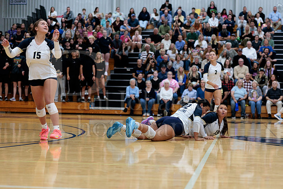 Rockford Christian Girls Varsity Volleyball vs Bryon 10-9-2025-0542